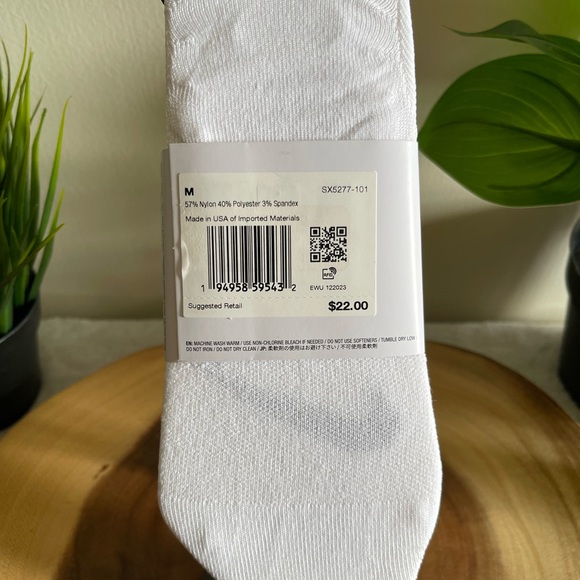 Nike Everyday Plus Lightweight Footie Socks 3-Pack size (Women’s foot size 6-10) - Picture 3 of 10